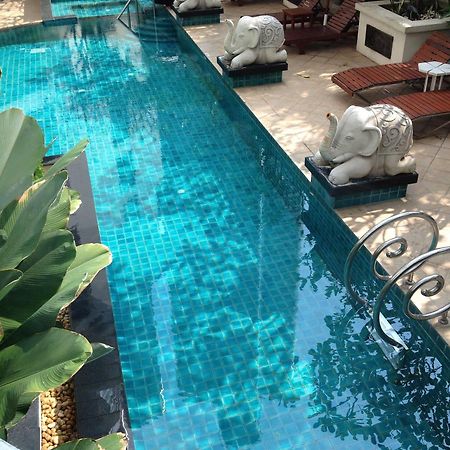 Gardengrove Suites Bangkok Luaran gambar